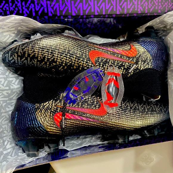 lebron james and kylian mbappe soccer shoes